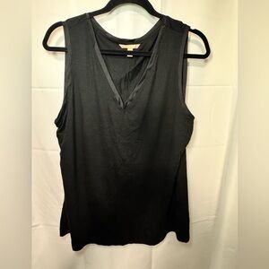 Banana Republic Blouse in Black with Satin Trim in XL